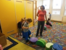 V naší školce byla 1 hodina cvičení a zábavy s bObles. Děti se seznámily s cvičební pomůckou bObles, která je vhodná na hraní i cvičení.  